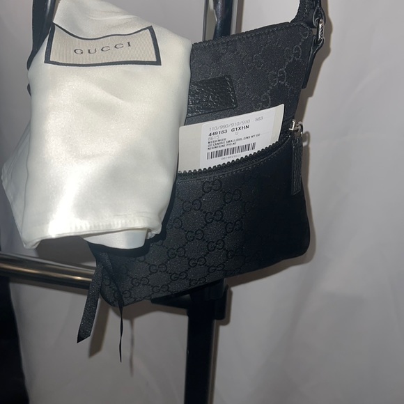 Mens Gucci messenger canvas shoulder bag - Picture 1 of 4